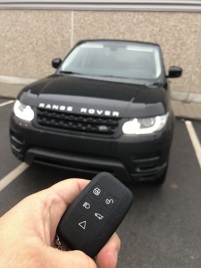 locked keys in car assistance